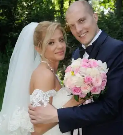 Сензационни разкрития на „Уикенд“: Веско Маринов 2 години крие развода на дъщеря си! Доктор Сираков я напуснал заради гадния характер на певеца