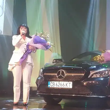 Спасови с Мерцедес за 80 бона от Брус Уилис