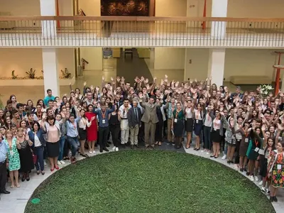 Сто българчета в Брюксел води фондация „Българска памет”