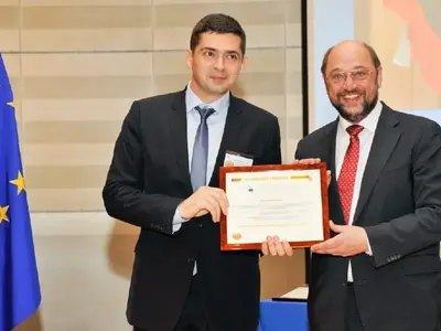 Сто българчета в Брюксел води фондация „Българска памет”