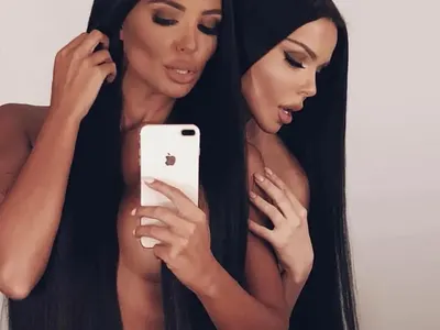 Супер горещо! Николета и Галена лъснаха 100 % НАТУРАЛНО! За тази снимка ще се говори дълго!