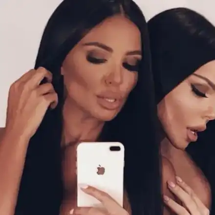 Супер горещо! Николета и Галена лъснаха 100 % НАТУРАЛНО! За тази снимка ще се говори дълго!