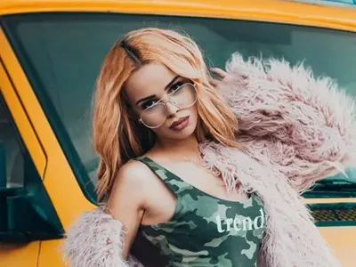 В брутален чат Сузанита предлага ласки на непознат батко! (Вулгарните й изцепки вижте в галерията)