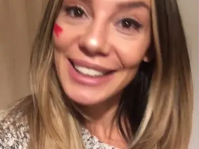 Вяра Атова стана улична певица! Изнесе уникална по рода си акустична премиера