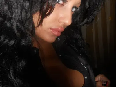 Вижте Джулиана Гани преди операциите (Шок снимки)