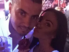 Цуни налази Николета, праща й цветя и целувки