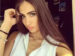 Македонците луднаха по наша волейболистка прочула се с мерака си за Роналдо