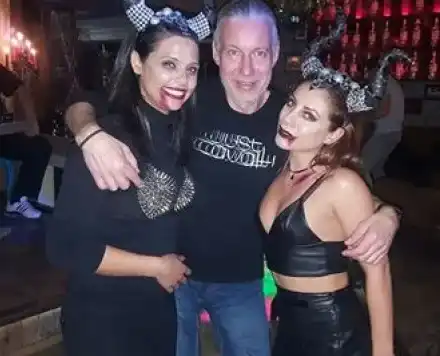 Бившият на Тоца се пропи, обикаля улиците мъртво пият по светло