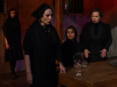 Бойка Велкова осъди театър за 2 бона