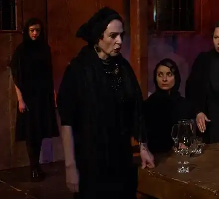 Бойка Велкова осъди театър за 2 бона