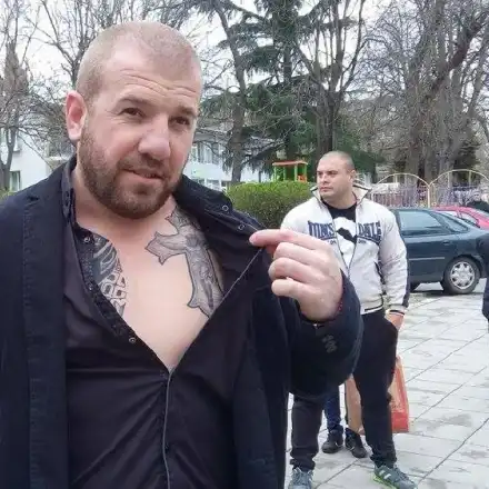 Динко атакува Брадъра след \"Фермата\"