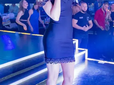 Емануела ожени фенове в Payner Club