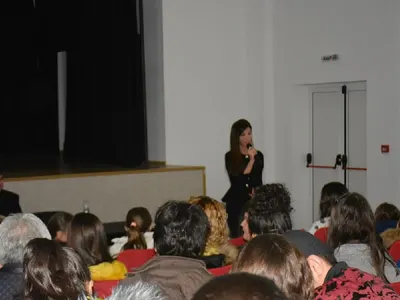 Фурор на срещата на Мегз с младите хора в Симитли (ВИДЕО)