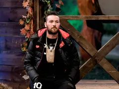Футболистът Алек оцеля на дуела в шоуто, връща се при Валерия