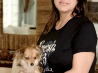 Гала на Азис в болница след третия търг за продажба на мухлясалия апартамент на певеца