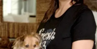 Гала на Азис в болница след третия търг за продажба на мухлясалия апартамент на певеца