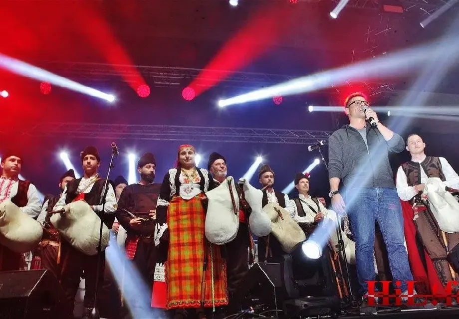 Грандиозен финал на турнето One Love!