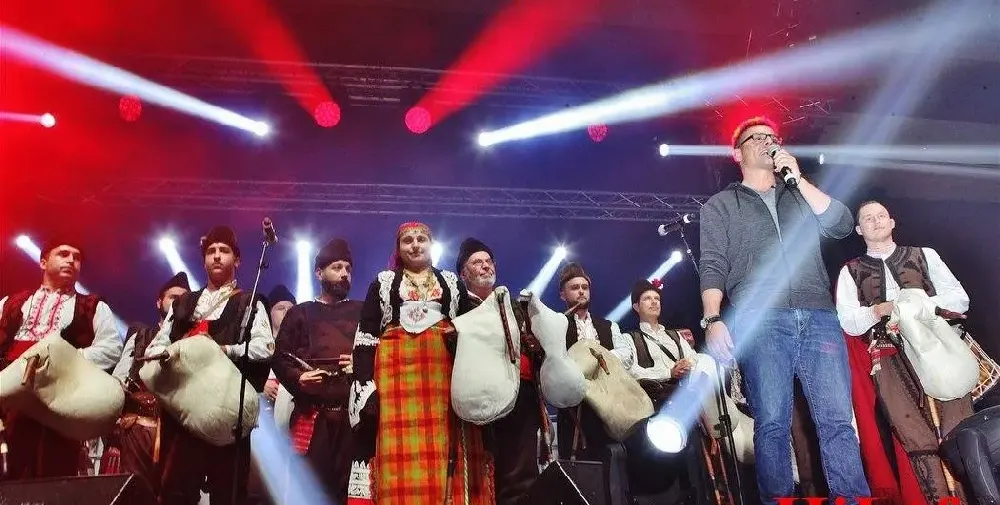 Грандиозен финал на турнето One Love!