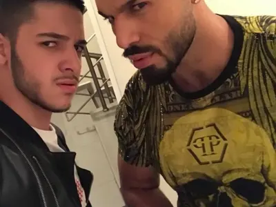 И братът на Фики пропя (Емрах Стораро пее чалга по детски купони)