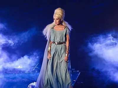 Йоана от X Factor по-голяма пачка от Гери-Никол! Вижте каква кола кара певицата от Монтана (СНИМКИ)