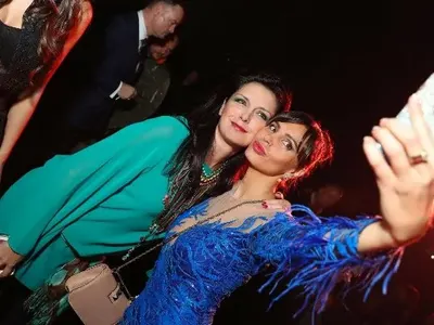 Край на войната! Баджаначките Линдарева и Жени Калканджиева се прегърнаха