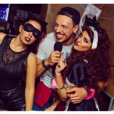 Лудия репортер пак хванат в крачка