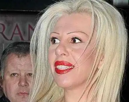 Луна крие реалните си години! Фолк динозавърката подменила личната си карта с лъжа (Подробности)