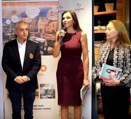 Мая в сутиена на Юлияна Дончева има ли?!