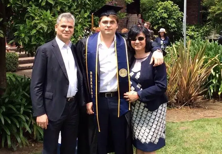 Наследникът на Корнелия Нинова прибира 70 хиляди годишно