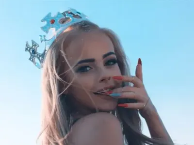 НЕУЗНАВАЕМА! Вижте скандалната Сузанита само преди 3 години