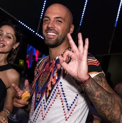 Ники М с тениска за 3 бона