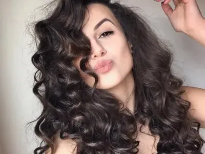 Сестрата на Божинов приятелка на Николета и Алисия