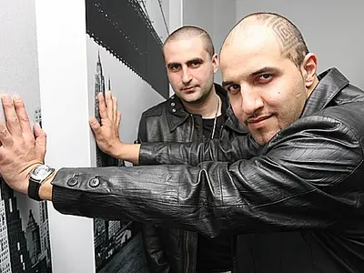 Скандал! Енчев изрита Румънеца от групата