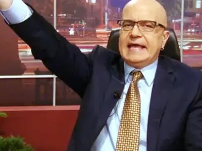 Слави инкогнито при лечителка в Шумен! Цери се от ослепяване с дърпане на уши