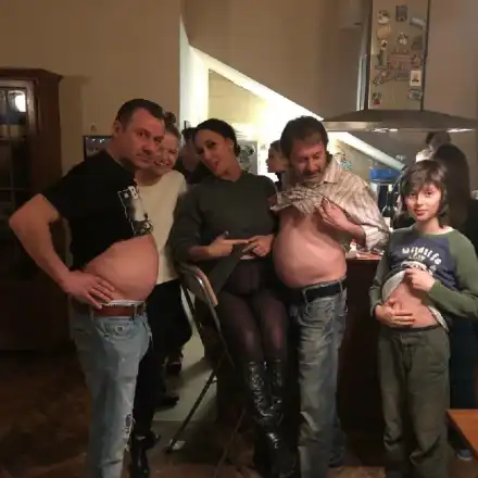 Това вече е грозно! Бременната Мария Илиева се пусна по гащи (Скандална снимка)