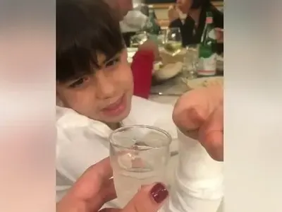 В СКАНДАЛНО ВИДЕО Деси Цонева кара сина си да пие ракия, той отказва: Пия само от ракията на дядо! (Спят ли от Агенцията за закрила на детето?)