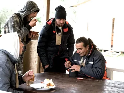 Във „Фермата“ пропушиха чай с шума