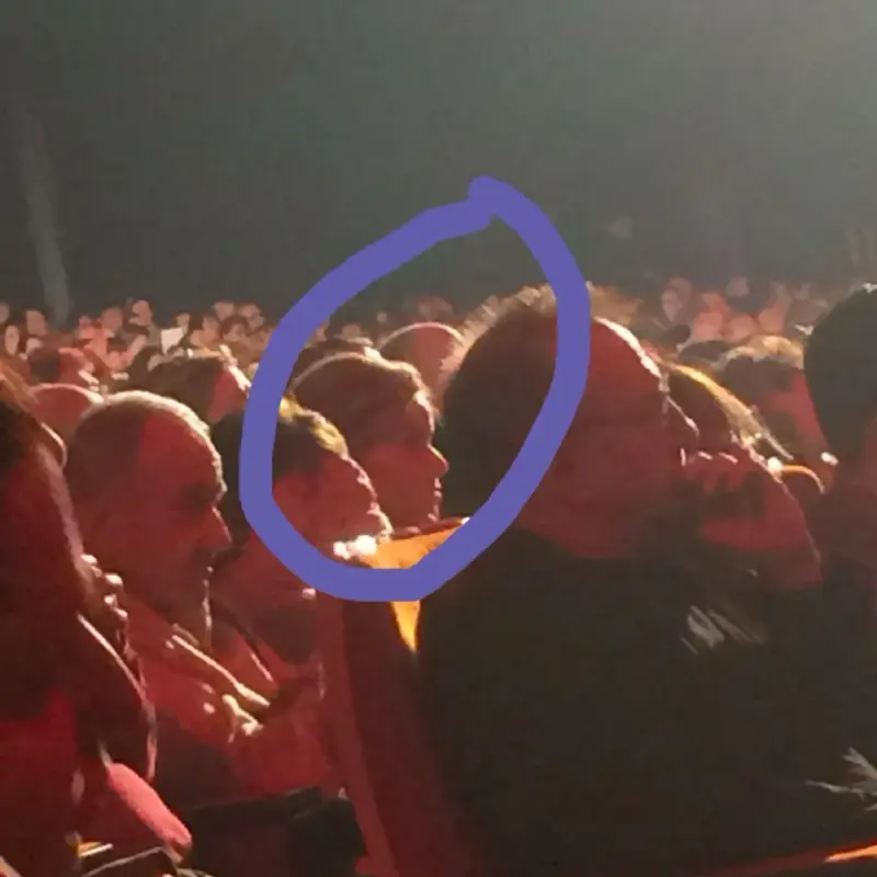 Веселин Маринов официално: Да, аз разбих едно семейство! Певецът за първи път представи гаджето си Веселина на концерта в НДК (Папарашки снимки)