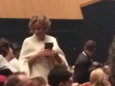 Веселин Маринов официално: Да, аз разбих едно семейство! Певецът за първи път представи гаджето си Веселина на концерта в НДК (Папарашки снимки)