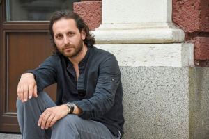 Иван Юруков пусна език на жена си насред улицата
