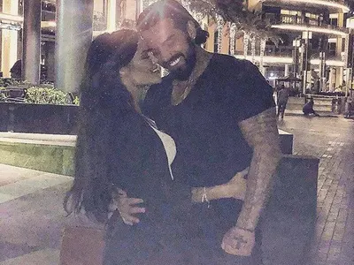 Благо се лекува в Дубай, заведе Есмер на предколедна ваканция