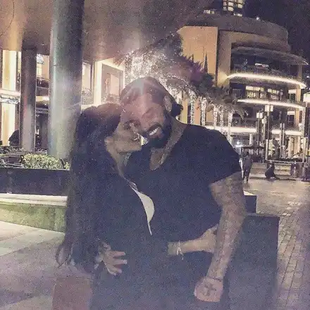 Благо се лекува в Дубай, заведе Есмер на предколедна ваканция