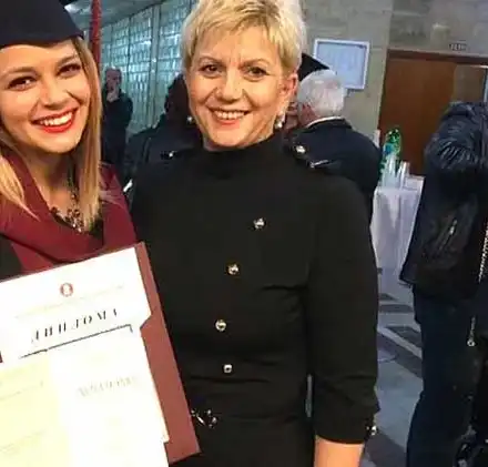 Чакърдъкова даде щерката на бърз кредит: Сгоди я за ММА боец (Народната певица стяга две сватби през 2018 г.)