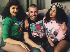 Цуни в тройка с близначките от „ВИП Брадър”! Не крие близостта си до Алекс и Влади, дори се натискат се публично