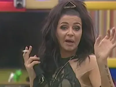 Дебора влиза в лудница след Биг Брадър