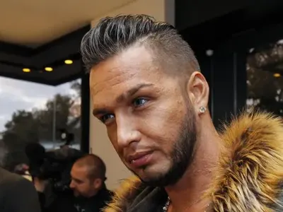 Джино с блуза за 4 бона! Не я сваля от гърба си