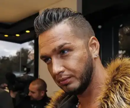 Джино с блуза за 4 бона! Не я сваля от гърба си