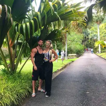 Джулиана Гани издържа мъжа си, прахоса хонорара от ВИП Брадър за почивка на Сейшелите