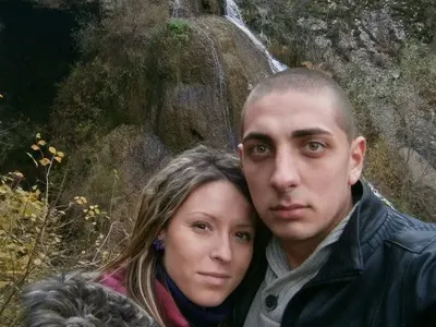 ЕКСКЛУЗИВНИ СНИМКИ! Ето я годеницата на Годжи, която му роди дете! Надежда още страда по бившия си (Вижте кой е)