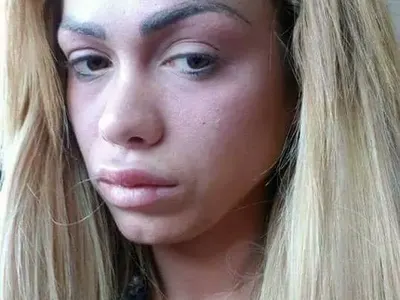 Ето я новата Мис Плеймейт без грим (Шокираща снимка в галерията)